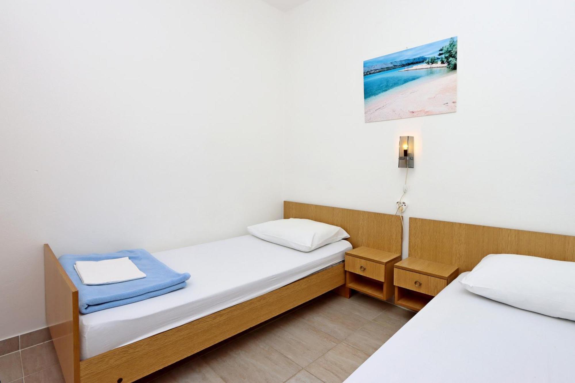 Apartments With A Parking Space Pag - 18345 Pag Town Room photo